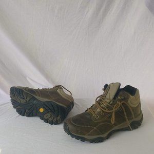 Merell Waterproof Leather hiking boot with Vibram sole men 9us/8.5uk=Women 10us